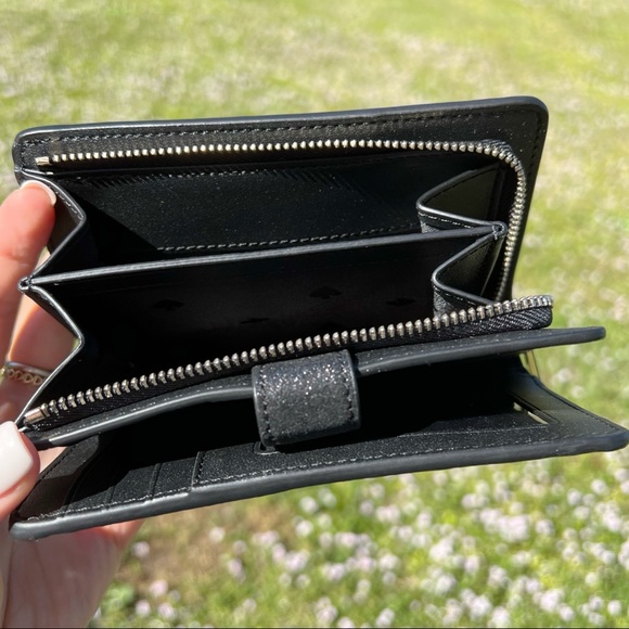 Kate Spade Giftable Boxed Medium Compact Bifold Wallet - Picture 4 of 5